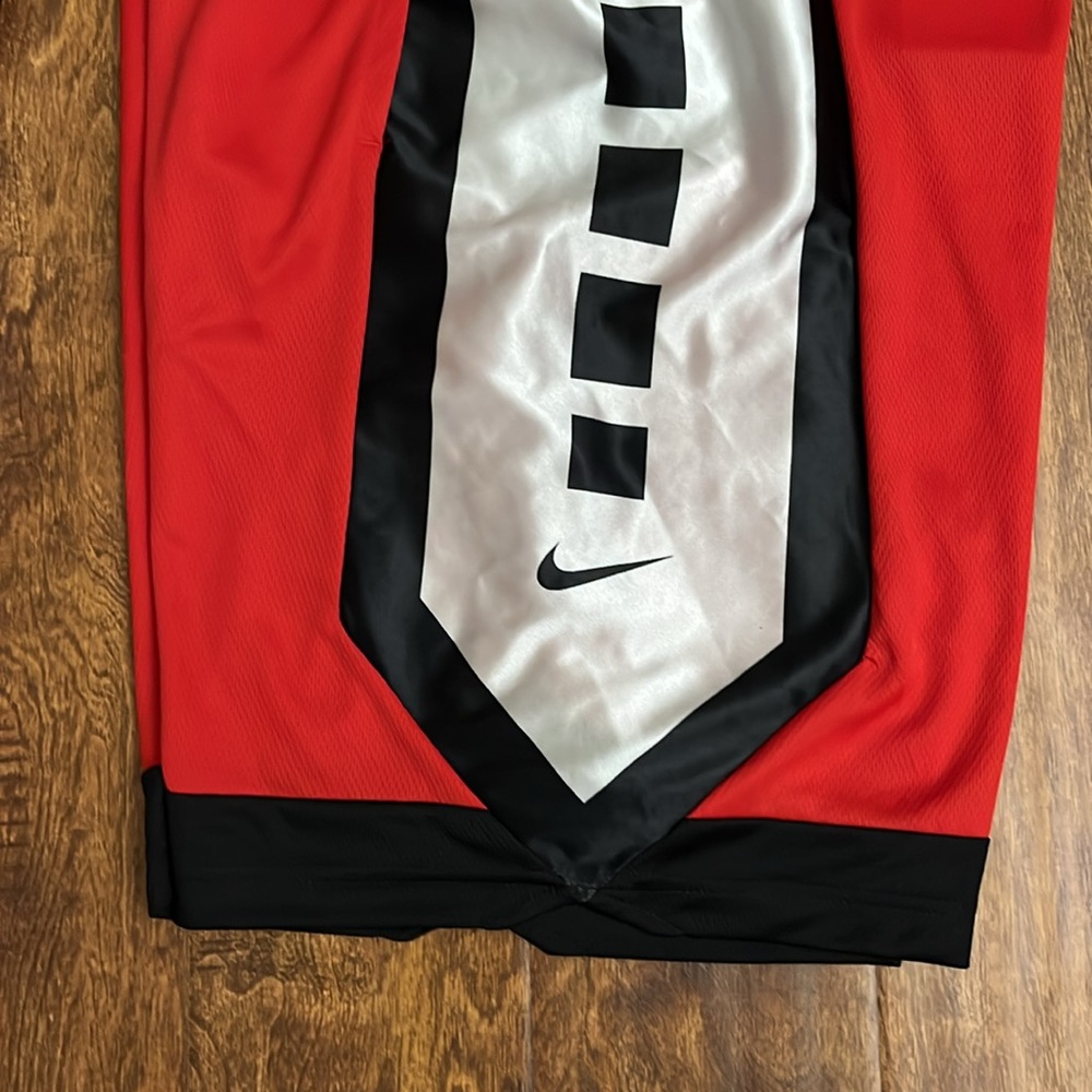Nike Basketball Shorts Size M - Picture 4 of 17